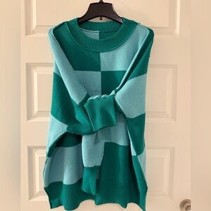 NWOT Women’s Stylish Green and Blue Checkered Sweater! 2XL